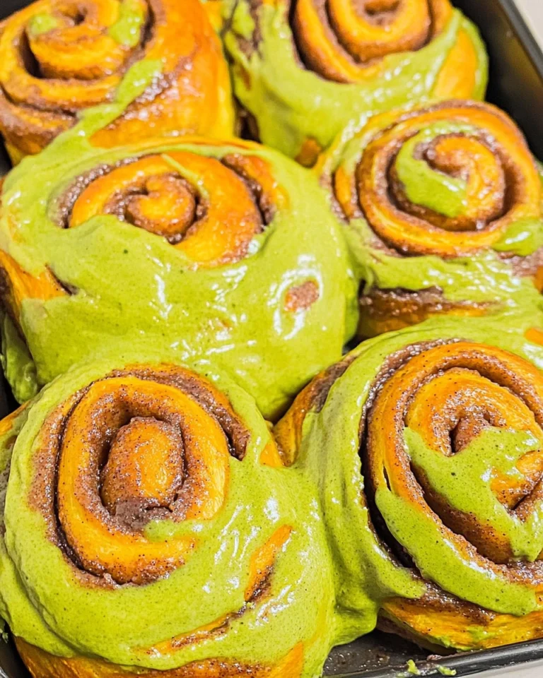 Recette-de-Cinnamon-Rolls-Au-The-Matcha