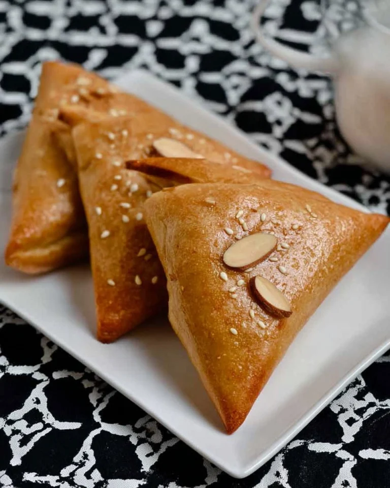 Recette-de-Samsa-aux-amandes-traditionnelle-avec-une-pate-maison